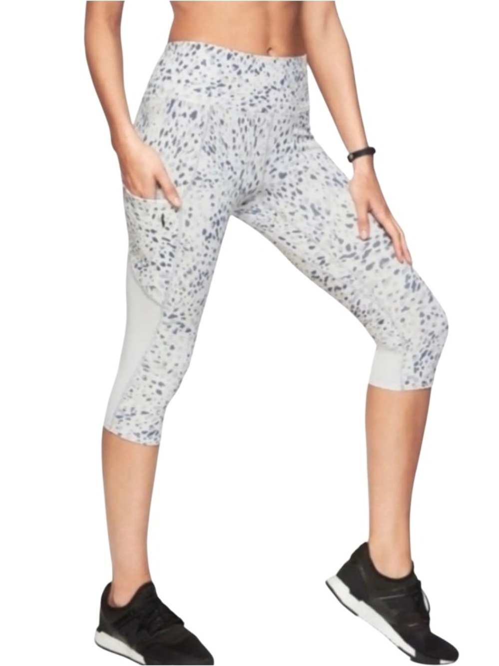 Athleta "Up For Anything" Cropped Leggings Size Medium